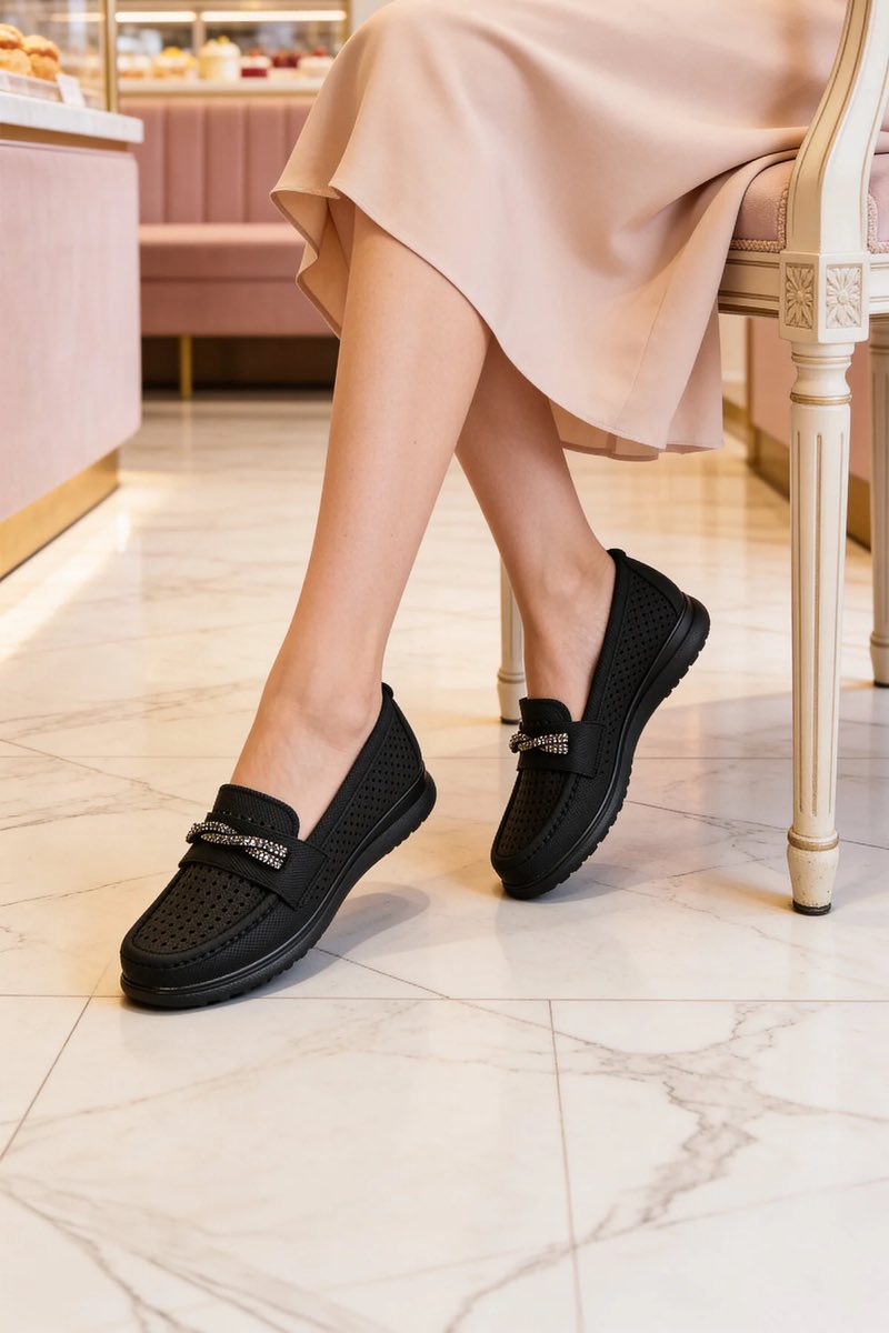Taş Detaylı Ortopedik Delikli Günlük Kadın Loafer Ayakkabı